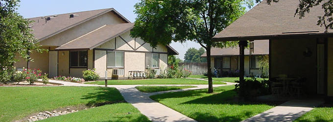 Linmar Apartments - Kingsburg